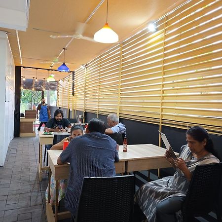 Blue Bell Cochin Airport Hotel Nedumbassery Exterior foto